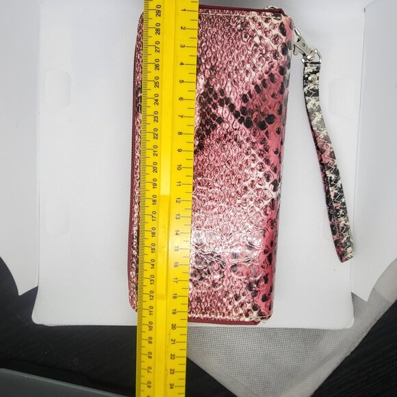 Wallet Clutch Faux leather Snake skin pattern. Double zipper. Pink with strap - Picture 6 of 7